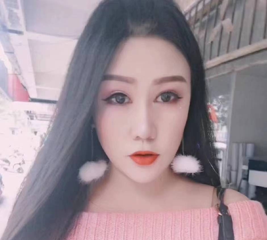 骚骚的大长腿思妹