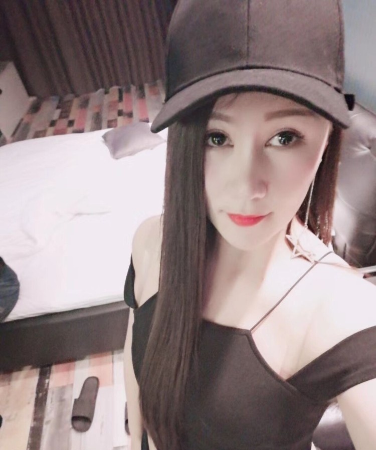 骚骚的大长腿思妹