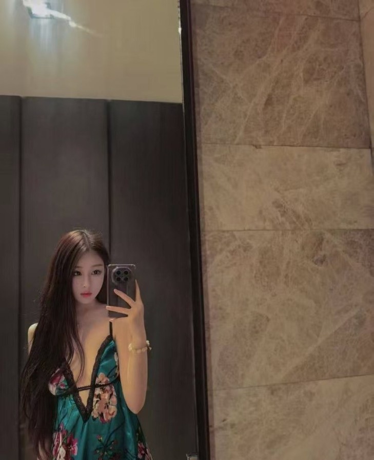 百子湾颜值大胸嫩妹