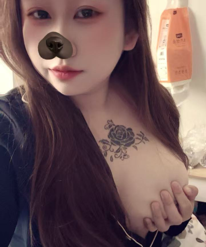 双合地铁站风满冉宝