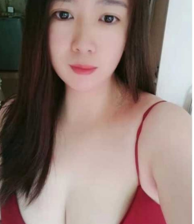 白云大胸珊珊