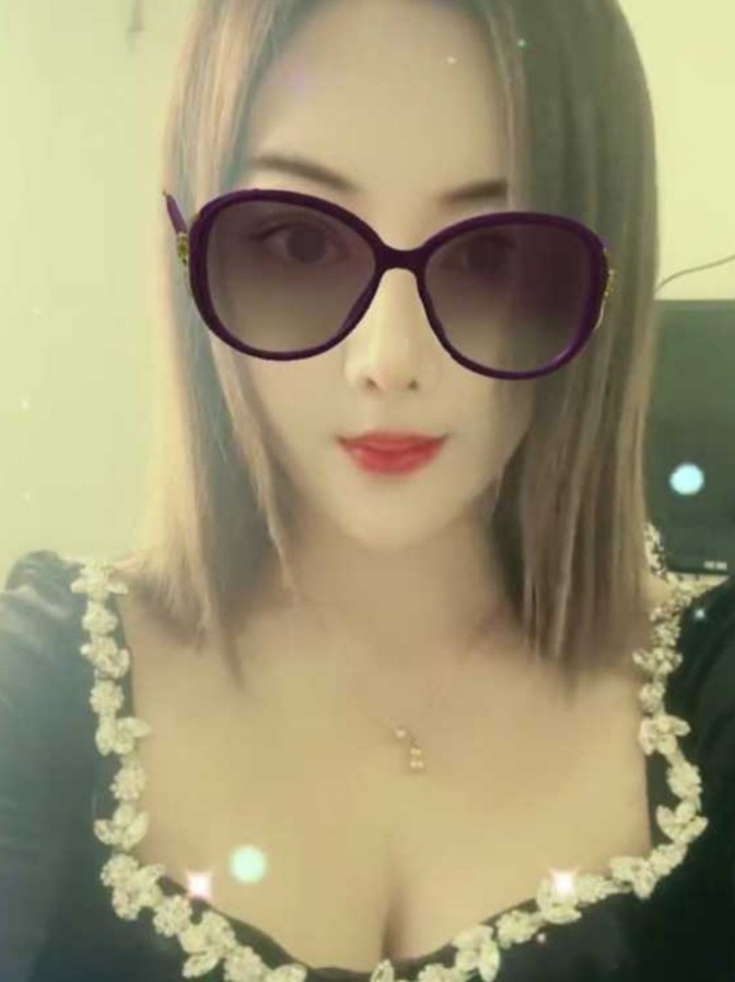 福田炮架晶晶