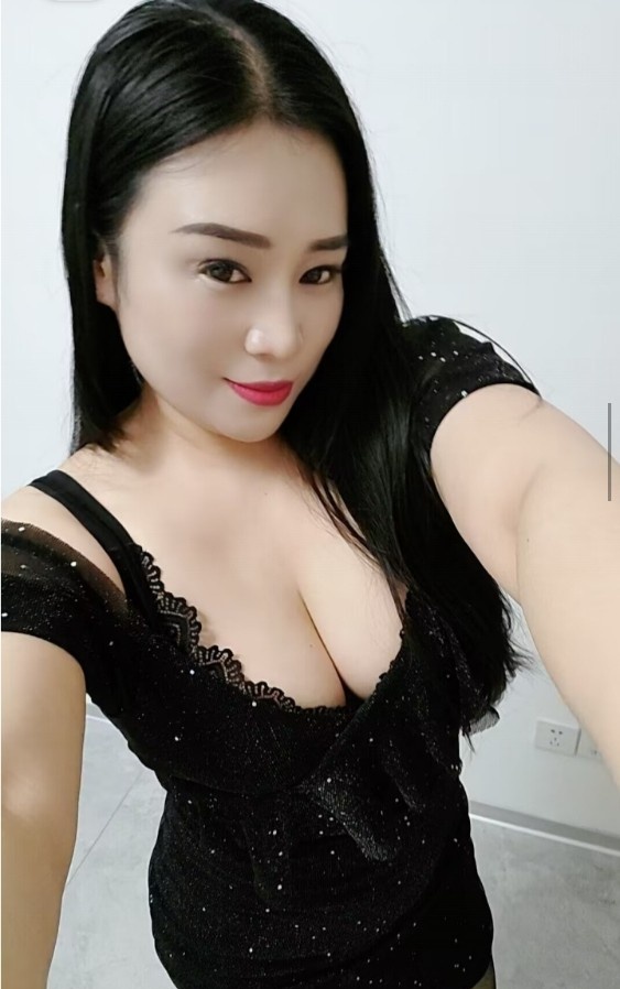 潘家园性感熟女