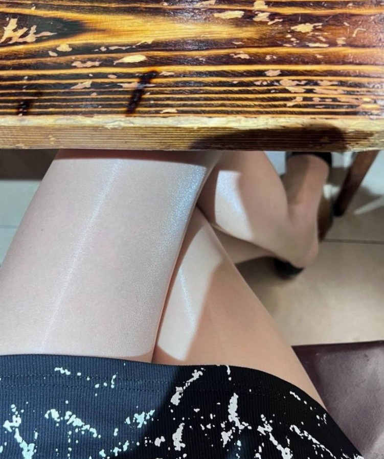 刚下水白净小小少妇