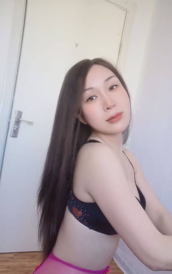 乌市性感妩媚小骚货草莓