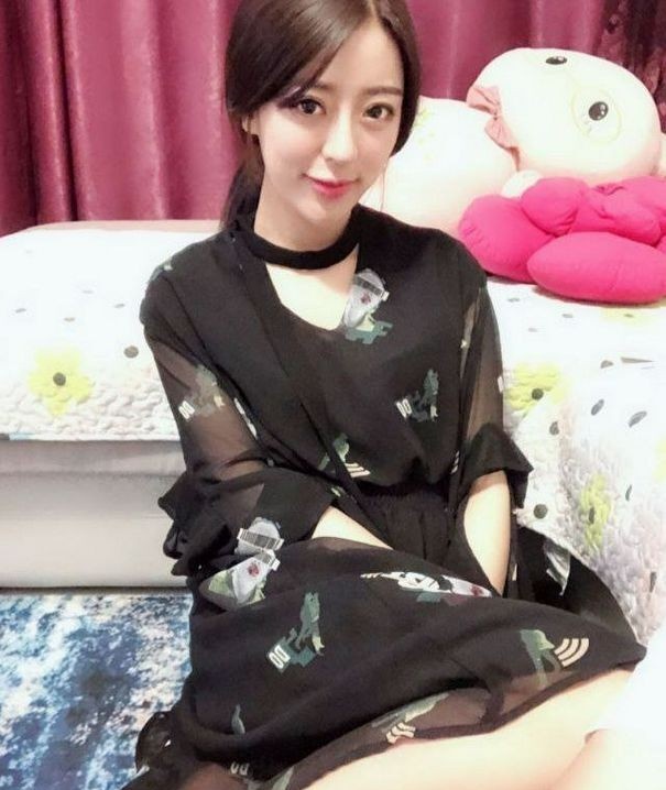 肤白美腿天使