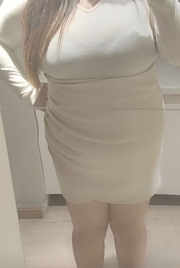 天桥大胸妹