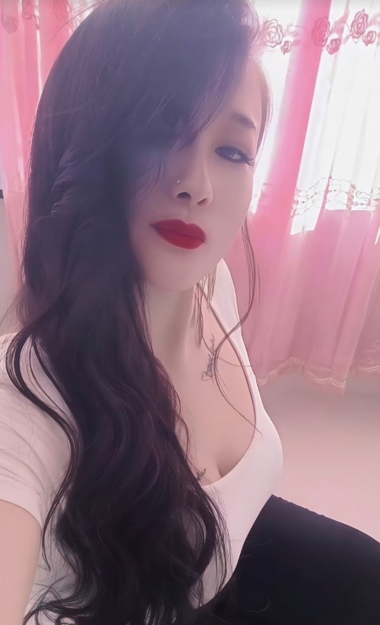 洪山大胸熟女老师
