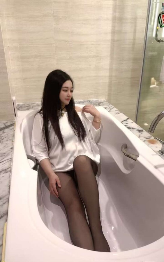 微胖丰满少妇芳芳