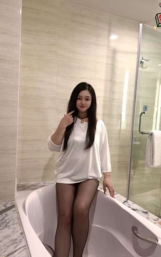 微胖丰满少妇芳芳