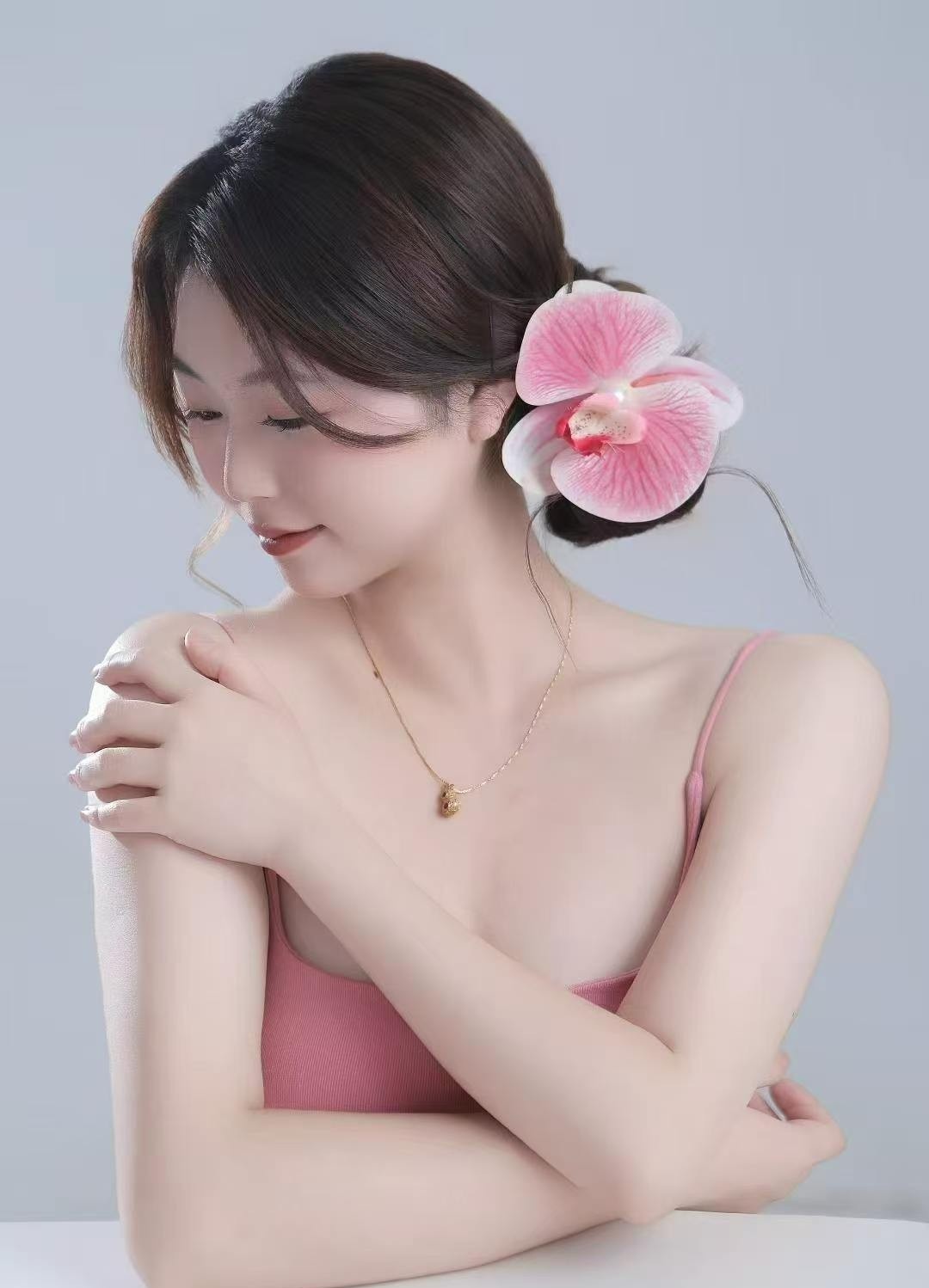 丰满白嫩箐箐
