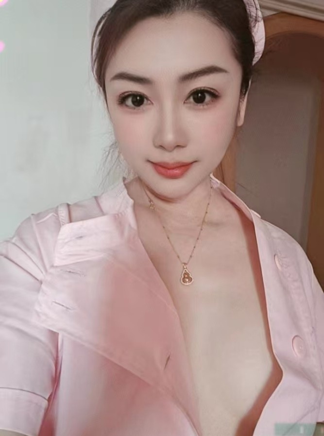 服装店兼职妹子