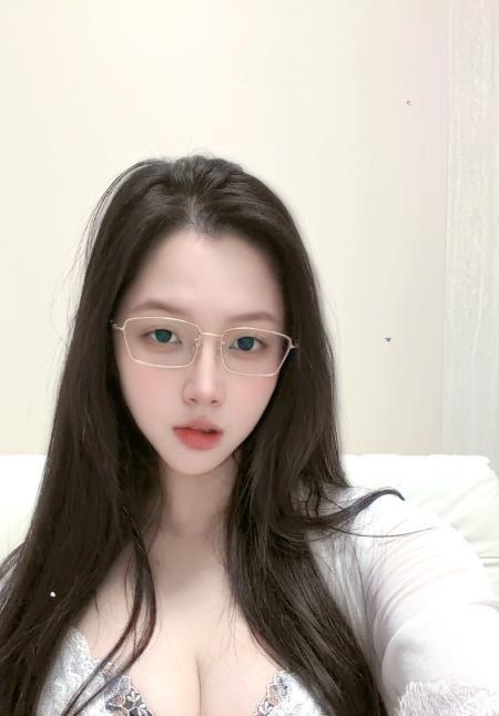 高挑反差明媚儿