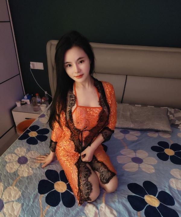 莞式服务大奶李柏朴