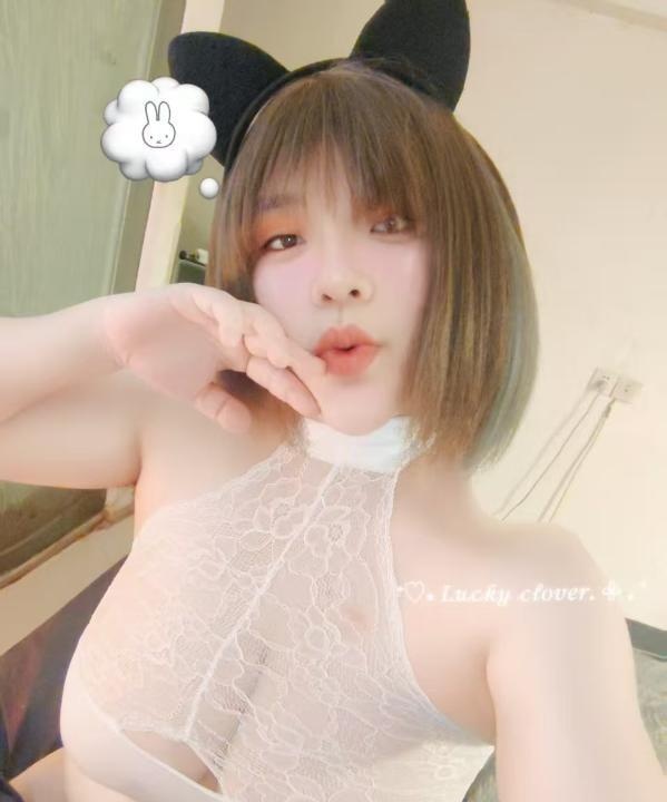 舌吻38F杯御姐