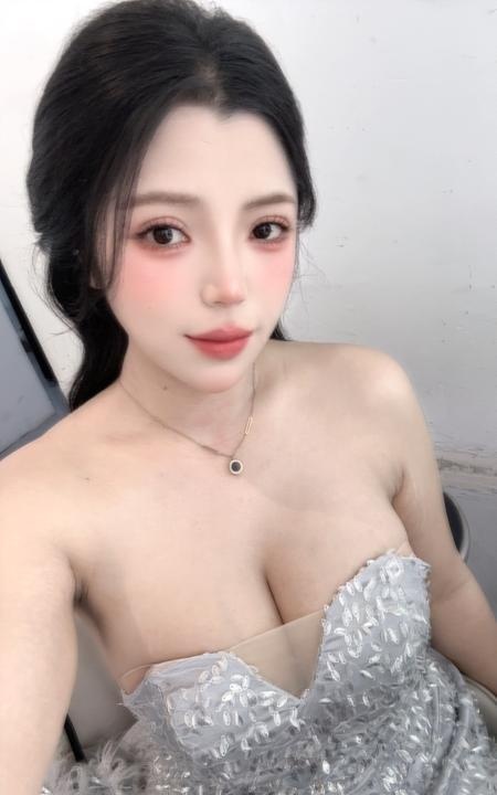 吴中大奶小如