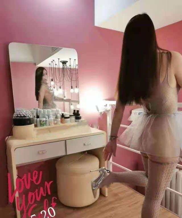 轻熟美少妇小美