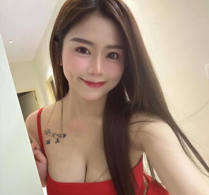 气质高挑美女