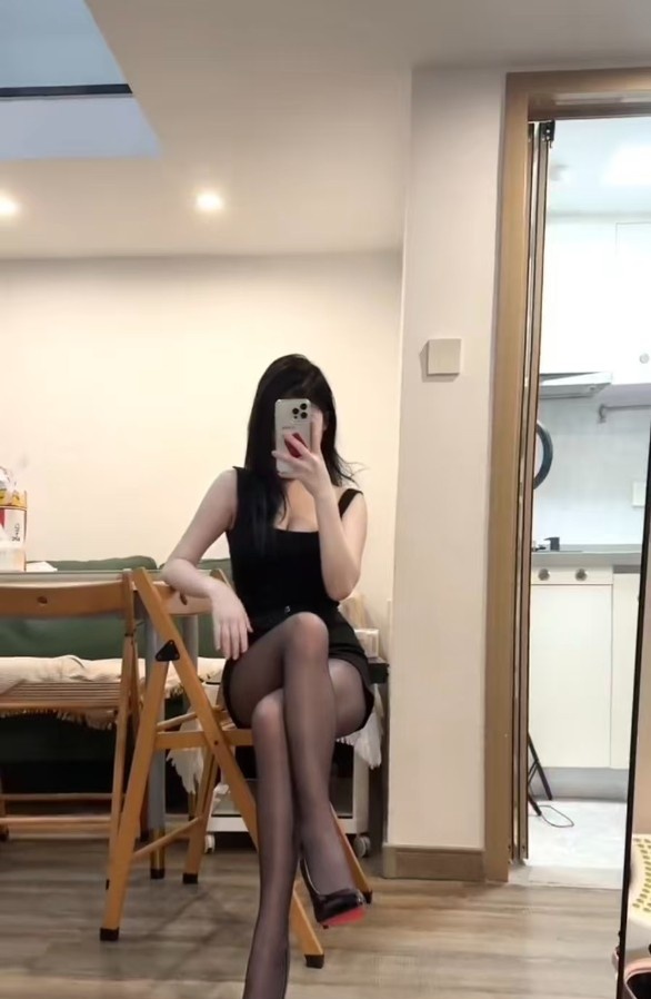 验证05年巨乳白虎粉嫩会喷水