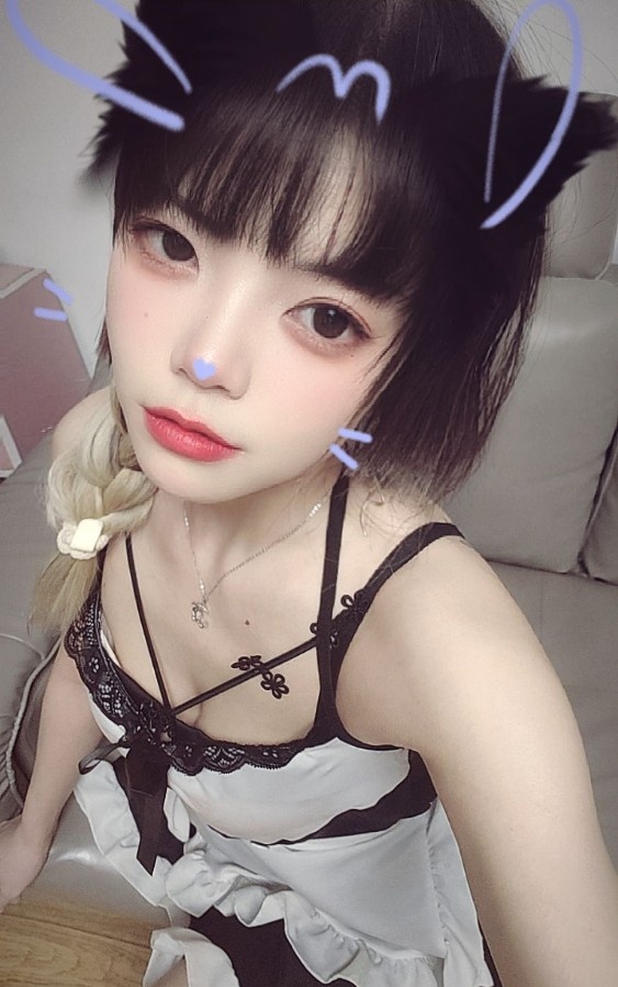 芸芸丝足抓龙筋