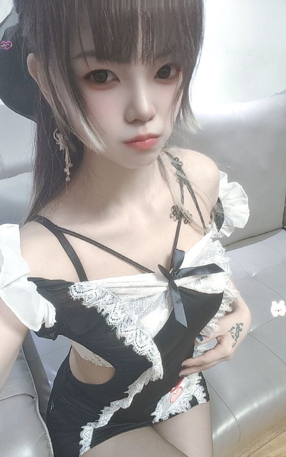 芸芸丝足抓龙筋