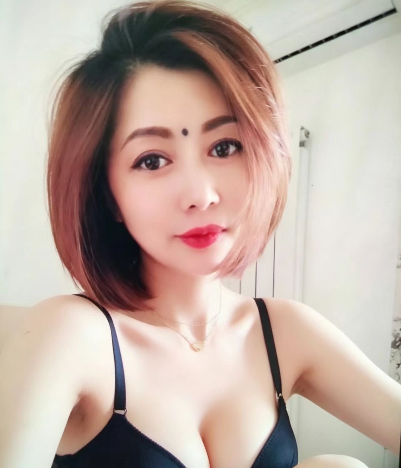 三点粉骚气少妇