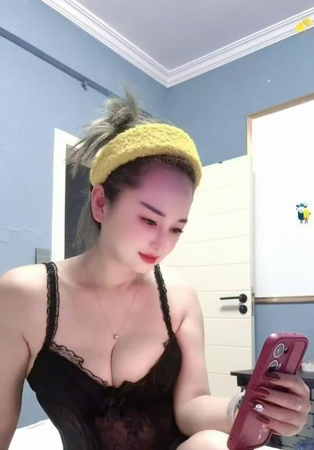 武汉光谷杨家湾小姐姐