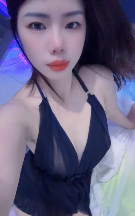 奥莱梨花