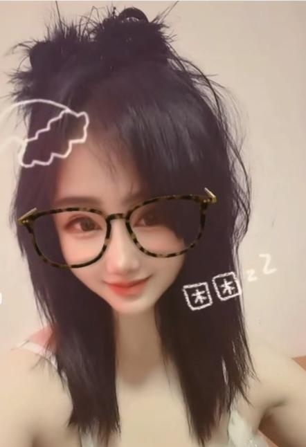 大胸美女希恩