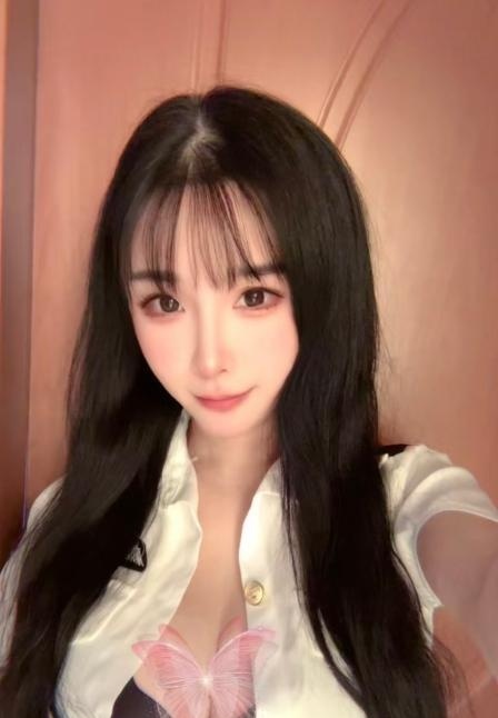 翘臀乐乐小女友