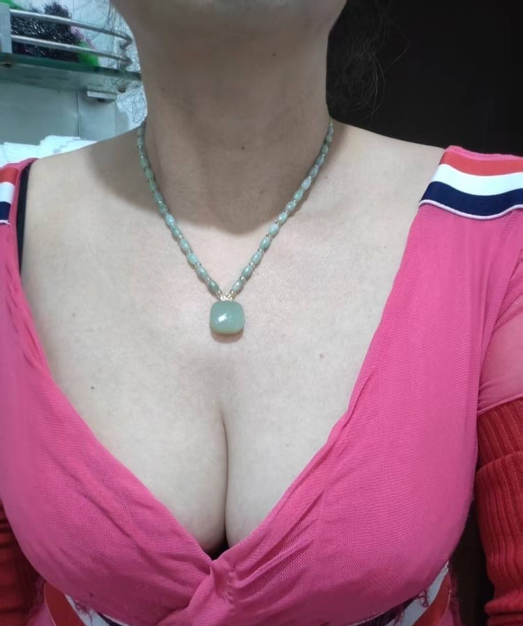 丰满的馒头逼熟女