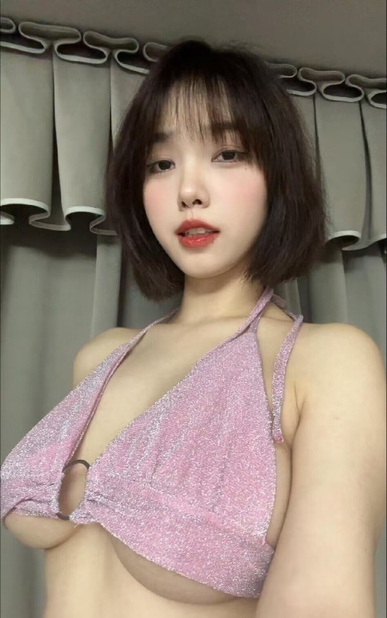 童颜巨乳黑丝尤物
