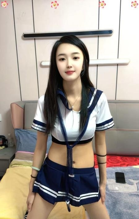 三通嫩妹悠悠