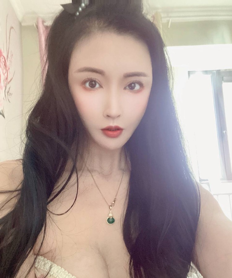 东区性感小姐姐