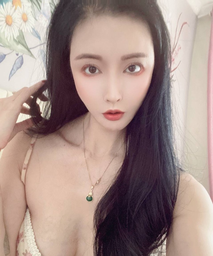 东区性感小姐姐