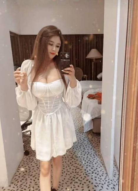 巨乳大白兔艾米老师