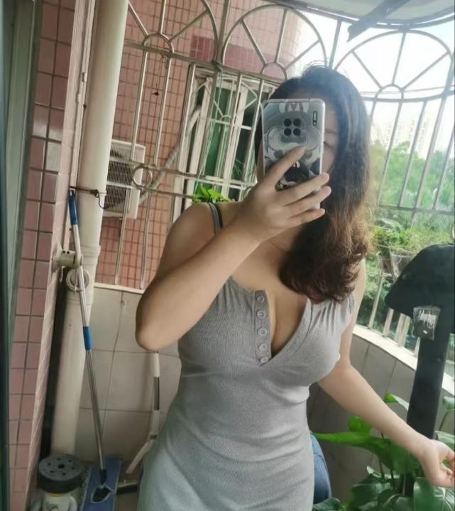 越秀熟女丹妮姐姐