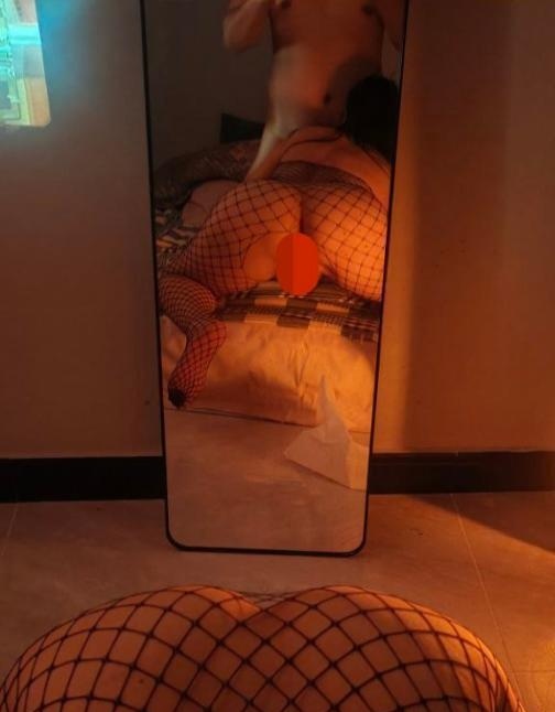 东郊翘臀叶子