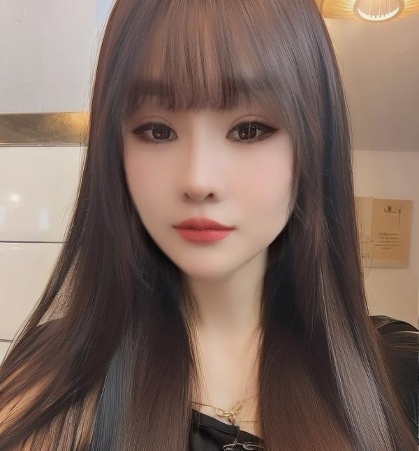 丰满水多小嫩妹