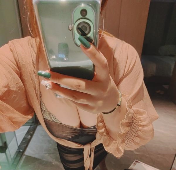江岸大奶妞妞