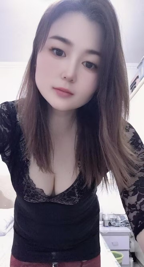 离异下海骚少妇