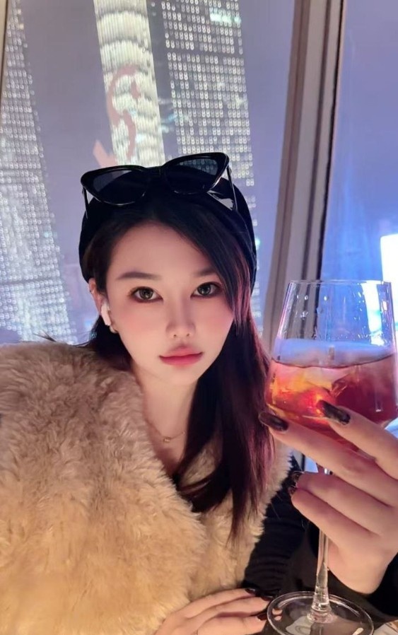 岳麓翘臀大奶御姐
