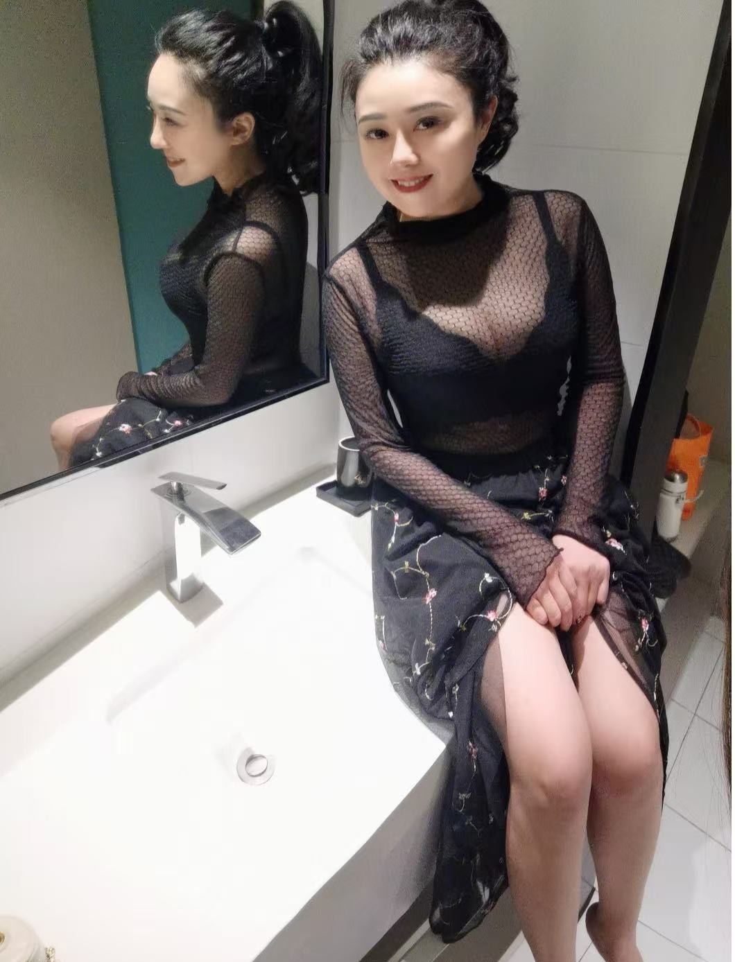 骚媚少妇小艺