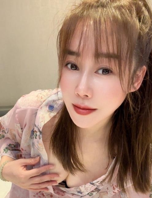 吴江性感美腿瑶瑶