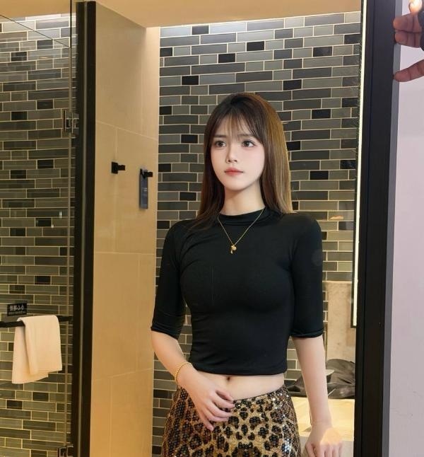 三点粉嫩清纯舒悦老师