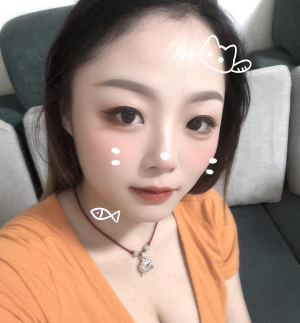性价比服务型大胸妹