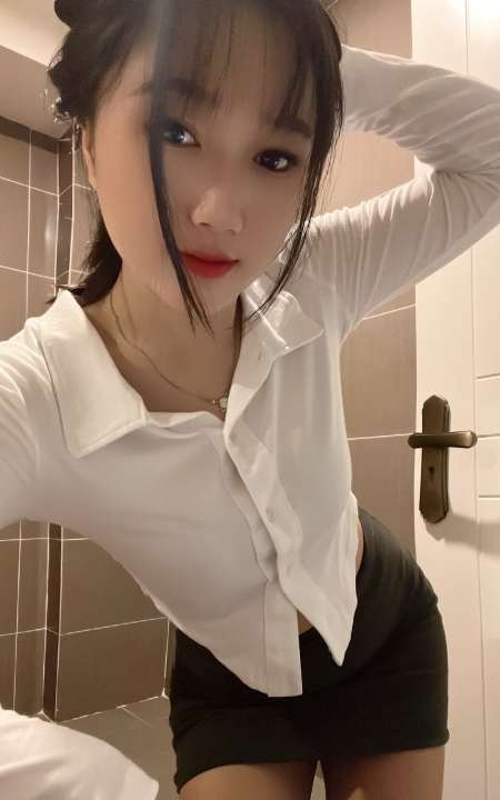 丰乳翘臀嫩妹子