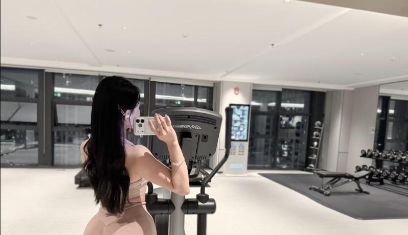 爱健身美女晚晴