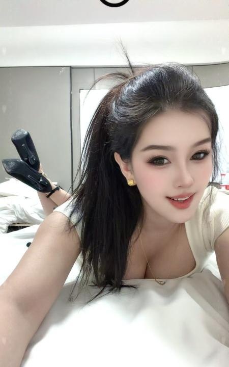 武侯吞精妹子冉冉