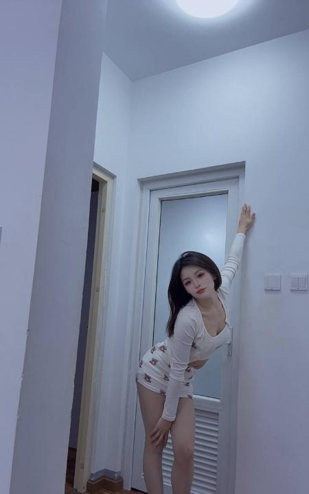天河翘臀御姐小鱼